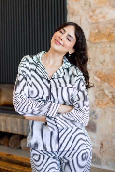 Pyjama femme satin oversize rayé noir et blanc – chemise et pantalon style boyfriend