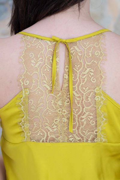 Ensemble pyjama femme caraco et short en satin avec dentelle raffinée