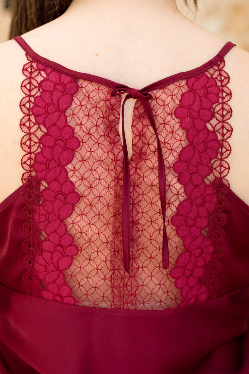 Ensemble pyjama femme caraco et short en satin avec dentelle raffinée