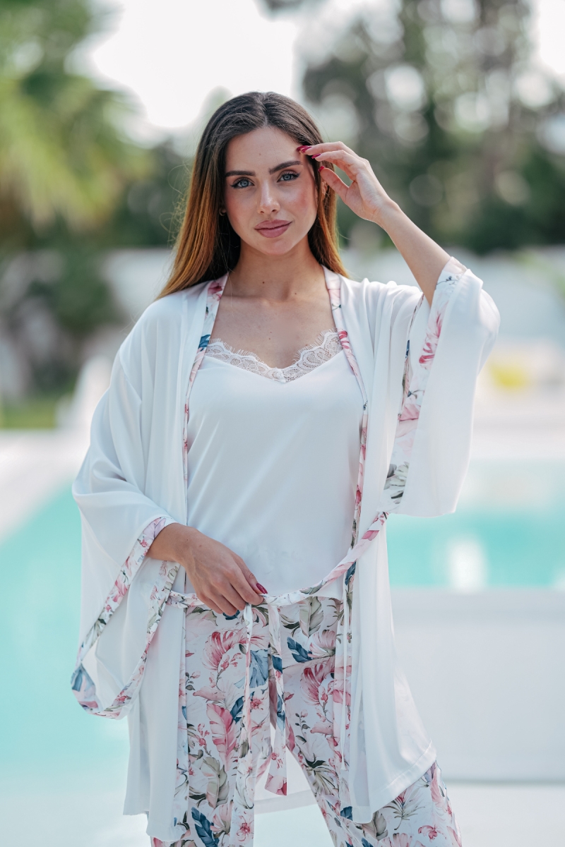 Pyjama 4 pièces blanc en satin de soie - top, short, pantalon, kimono