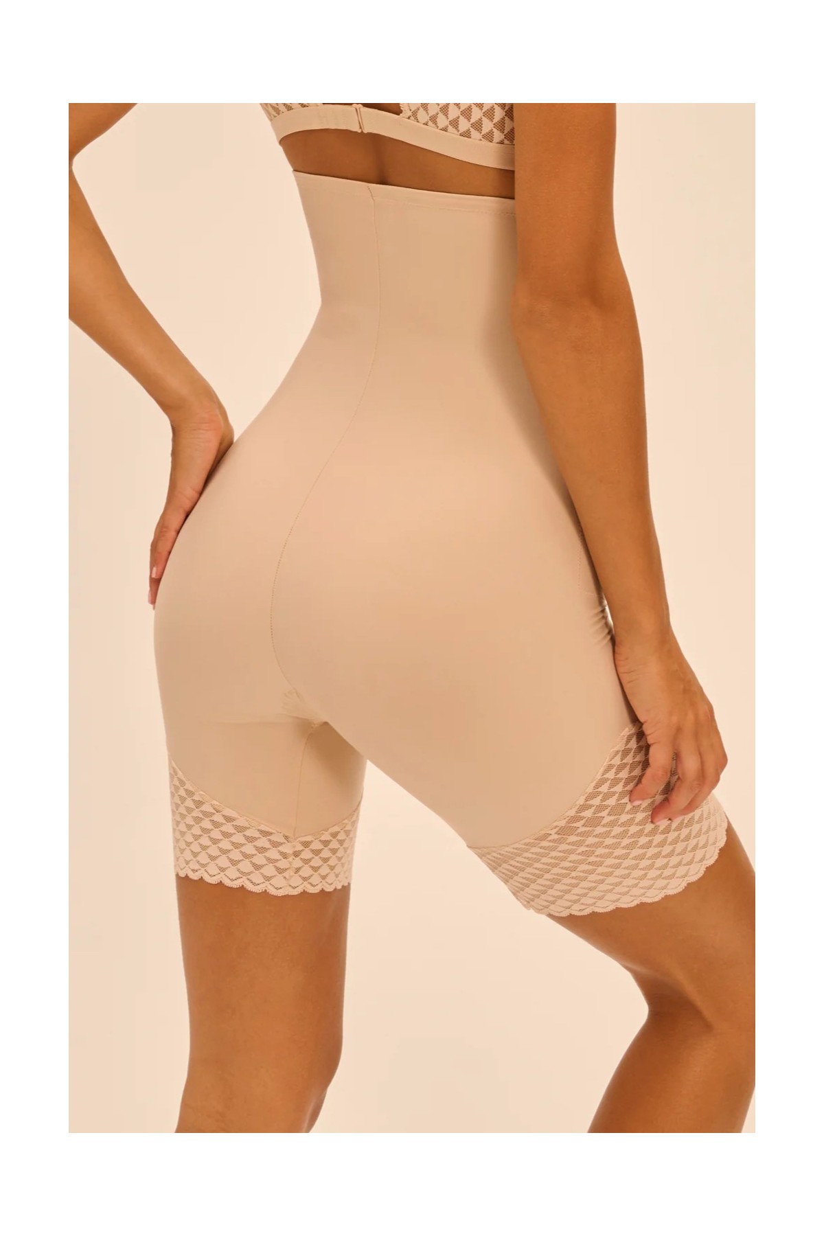 Panty gainate SUBTILE maille et dentelle française chair