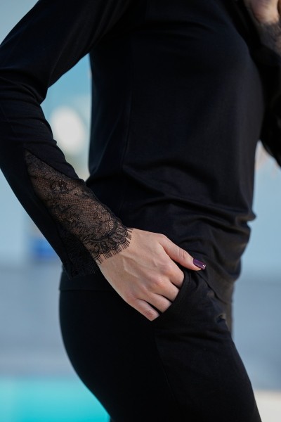 Manche en dentelle du haut de pyjama noir avec poche latérale du pantalon – Glossy Envy.